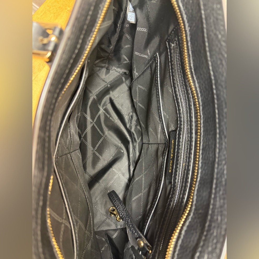 Michael Kors Black Pebbled Leather Bedford Medium Pocket Tote Bag - Picture 7 of 13